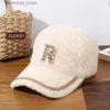 Ball Caps Womens Winter Warm Baseball Cap Sweet Hundred with Duck Tongue Cap Fashion Inlaid Diamond Rebound Cap Tide RhinestoneY240315