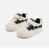Primeiros caminhantes moda claladoudou meninos sapatos esportivos tipo tênis couro microfibra sapatos esportivos para criança 0-3 anos bebê primavera outono sapatos de caminhada 240315