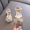 Sandali estivi traspiranti per principessa ragazza paillettes moda strass papillon scarpe per ragazze scarpe casual in pelle per prestazioni da bambino 240229