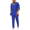 Herrspårar nigerianska modebyxa uppsättningar Royal Blue Patchwork Shirts Solid Trousers V-ringning Toppar Male African Groom Suits