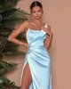 Sexig Sky Blue Prom -klänningar Stropplösa fest Kvällsklänningar Valt slits formellt långt speciellt tillfälle klänning yd