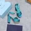 Designer Donna Tacchi alti Sandali in pelle da cena di lusso Design alla moda Scarpe Muller casual Scarpe da bar per tacco a triangolo da donna