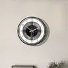 Zegary ścienne Stylowe nieme zegar gospodarstwa domowego okrągła kreatywna drewniana czarno -biała do wystroju