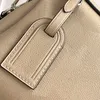 Pão de ombro crossbody de alta qualidade Bolsa de ombro genuíno letra oca de correia destacável Strap largura de metal prego unhas interna Bolsas de bolso de designer de bolso bolsa