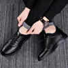 Sapatos casuais masculinos diários na moda tênis confortáveis calçados de negócios couro genuíno sapato esportivo retro elegante pelúcia quente 240328