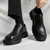 Grube dno męskie buty skórzane mokasyny Man skórzane buty kwadratowe palce stóp na ulicy Men Classic Retro Style 240328