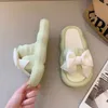 Zapatillas de casa nuevas de verano para mujer Baño interior Ducha Antideslizante Suela gruesa Tacto suave Agregando puntos de belleza en el uso diario dhgates fashion cu R0LP #