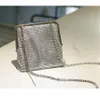 Axelväskor modedesigner handväskor paljett metall kvinnor tyg väska diamantkedja middag väska kväll klänning 240311