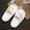 Gratis fraktdesigner Slides Sandal Sliders For Kids Gai Pantoufle Mules Men Kvinnor tofflor Sandles Color-7 Storlek 26-39 XJ