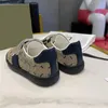 Baby Kinderschoenen Nieuwste Sneakers Kinderen Prewalker Sport Loopschoenen Hoge kwaliteit Letter Afdrukken Leren Schoenen Antislip Vrijetijdsschoen 2 Kleuren beschikbaar