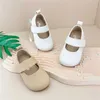First Walkers New Baby Shoes for Spring Girls Leather Shoes Princess Soft Sole Outdoor Single Shoes Fashion Toddler Small Kids Shoes 240315