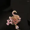 Broches de luxo cristal flamingo pássaro broche terno feminino decote corsage roupas acessórios cardigan casaco pino fixo jóias presentes 6129