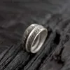 Pierścienie klastra ręcznie robione szterling Sliver szeroki pierścień dla mężczyzn otwarte rozmieszczone indyjskie ślad retro rustykalne akcesoria palec biżuteria L240315