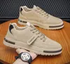 Man Sneakers Designer Buty Nowe modne retro wygodne buty sportowe platforma sznurka skórzana deska dla mężczyzn