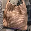 Luxuriöse Bottgss Ventss Hop Umhängetaschen für Frauen Be Woven Bag Damen Single Shoulder Big Soft Leather Tote Mother AutumnWinter WindWith Real Logo