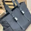 Borsa da viaggio di design da uomo Borsa da viaggio portatile con borse a tracolla da donna in nylon da uomo Borse di marca Borse di lusso alla moda Squisite