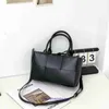 Designer di lusso Arco tote Borse Negozio online Bottgss Ventss 2024 Nuova borsa tote portatile tessuta da 25 cm Spalla singola ascellare alla moda con logo reale