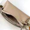 Pão de ombro crossbody de alta qualidade Bolsa de ombro genuíno letra oca de correia destacável Strap largura de metal prego unhas interna Bolsas de bolso de designer de bolso bolsa