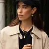European/American Instagram minimalistiska varumärkespärlhängen halsband med koppar pläterad 18k sann guldmedalj nackkedja enkel och mångsidig benben kedja