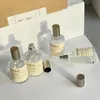 Toptan Parfümler 30ml 4pcs Erkekler Parfum Köln Sarı Kutu Gül Parfüm Set Koksunu İnsan Fazla Lüksler Tasarımcı Setleri