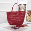 Designer Bottgss Ventss Cabat Sacs fourre-tout tissés pour femmes Version coréenne du panier à choux tissé à la main à la mode avec une seule épaule avec un vrai logo