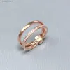 Cluster Ringe Neue Elegante P-Together Doppel-Hoop Zirkon Ring Kupfer Mit Rose Gold Überzogene Mode Schmuck Geschenk für Frauen L240315