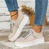 Sukienka buty duży rozmiar, podeszwa pojedyncza pojedyncza buty dla kobiet w jesieni 2023 NOWOŚĆ NISKIE CUT CRINESTONE Lace Up Korean Casual Small White Buty J240315