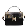 Hoge kwaliteit crossbodytassen te koop overal in de winkel Dames 2024 mode slangenpatroon contrasterende tas trendy