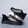 2024 Hommes Conseil Chaussures Printemps Tendance Nouveau Anti Slip Respirant Laçage Hommes Chaussures Simples Mode Polyvalent Chaussures Décontractées G7nU #
