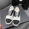 2024 Ny stil platt casual sko sommaren canvas walk hike sko lady kanal härlig preppy stil sneaker loafer toppkvalitet låg kvinnor män espadrille tennis present med låda