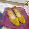 2024 Buty dla kobiet luksusowe aksamitne baletowe buty kobiety kwadratowe palce płaskie Mary Janes Ladies Fashion Bluckle Pasek Płytkie mokasyny 240311