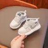 Jongens sportschoenen lente herfst stijl peuter kinderen platte sneakers met outdoor kindervrije tijd single voor babymeisje 240307