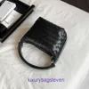 Factory Outlet Gros Bottgss Ventss Sacs fourre-tout à vendre Nouvelle version coréenne Sac sous les bras de style niche pour femmes avec une sensation haut de gamme petit carré avec un vrai logo