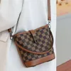 Borse alla moda dei migliori designer Questa popolare borsa a secchiello da donna Nuova moda Spalla versatile Sensazione di tendenza di fascia alta