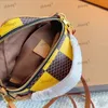 Torba do makijażu Mała kwadratowa torba 20 cm designerska worek na ramię podwójny kolor klasyczny wydruk złota sprzętowa metalowa torebka z regulowanym paskiem na ramię Crossbody