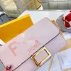 Luxe designertassen Handtassen Schoudertas Crossbody Tas Nieuwe damesmode Getextureerd leer Gouden sjerp schouder Grote capaciteit Enveloptassen Fabriek directe verkoop