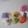 Casquettes de baseball Happy Day Lettre Enfant Baseball Chapeau Mode Broderie Couleur Bonbon Enfant Casquette À Visière Réglable Crème Solaire Bonnet Garçon Fille Pare-Soleil Y240315