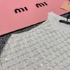 Miu Vest Designer أصلي جودة خزانات المرأة الكاميرات القصيرة القاع العطر الجديد معلقة سترة الدفء