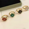 2023 Brand Fashion Crystal Solitaire Feminine Charm Titanium Steel Band Diamond Clover Gold Designer Ring