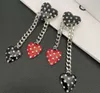 2024 Stud Fraise Personnalité Style Gland Boucles d'oreilles Chaîne Frange Européenne et Américaine Exagérée Lumière Luxe Oreille Clip Boucles d'oreilles de fête d'anniversaire du Nouvel An