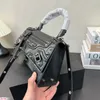 Y2K Designer Crossbody Girls Saatli Çanta Omuz Çantaları Perçin Küçük Tavalar Trend Lüks Cüzdanlar Klasik Debriyaj Çantaları Kutu