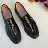 Casual skor veckade för damer runda tår kvinnliga loafers sy linjer chassure femme låga klackar solida kvinnors grunt zapatos de mujer