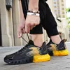 Scarpe da corsa da uomo all'ingrosso Flying Weaving Sport Toggle Spider Khaki Triple Nero Multi metallizzato Giallo chiaro Blu Patta Mesh Scarpe da ginnastica traspiranti con scatola