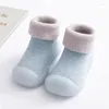 Premiers marcheurs bébé chaussettes chaussures infantile antidérapant enfants garçons filles semelle en caoutchouc souple enfant plancher Sneaker chaussons enfant en bas âge marcheur