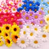 Dekorativa blommor 4 cm vit mini solros konstgjord blomma handgjorda diy huvudbonad simulerade tusensköna tillbehör silketyg litet