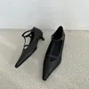 Scarpe casual Eleganti fibbie con cinturino a punta Mary Jane Morbida pelle genuina Décolleté con tacco a forma di gattino Moda Pendolari Zapatos Mujer