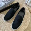 Nytt patentläder Suede Casual Shoes For Female Designers Bekväm mjuk foder Classic äkta läder yttersula Platta hälskor Lyxiga bokstäver Buckle Loafer