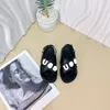 Dois G letra Crianças verão sandália criança couro pai sandálias designers jovens meninos meninas plana slides tiras cruzadas sapato casual antiderrapante praia ao ar livre sandália tamanho 26-35