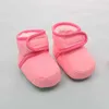 Primeiros caminhantes Ircomll Baby Shoes Sapatos de bebê Espessamento dentro de veludo quente antiderrapante sola macia meninos meninas primeiro walker sapato capa coisas para bebê 240315