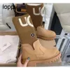 Nouveau 24SS Femmes Marque de mode Bottes de neige Semelle épaisse Panneau tricoté élastique Chaussettes chaudes imperméables Martin Mid Platform Bottes pour femmes